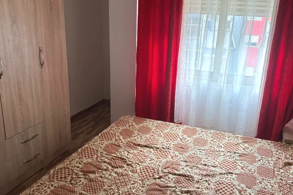 Shtepi me qera Apartament ne Tirane, 1+1, Mobilimi E mobiluar, Pagesa 45,000  Leke.