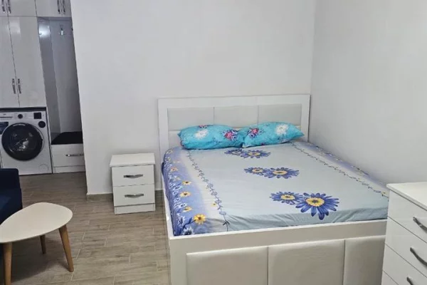 Shtepi me qera Apartament ne Tirane, Garsoniere, Mobilimi E mobiluar, Pagesa 30,000  Leke.