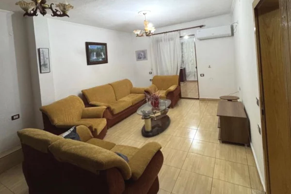 Shtepi me qera 2+1 ne Tirane - 45,000 Leke