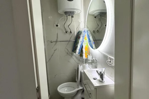 Shtepi me qera Apartament ne Tirane, 1+1, Mobilimi E mobiluar, Pagesa 43,000  Leke.