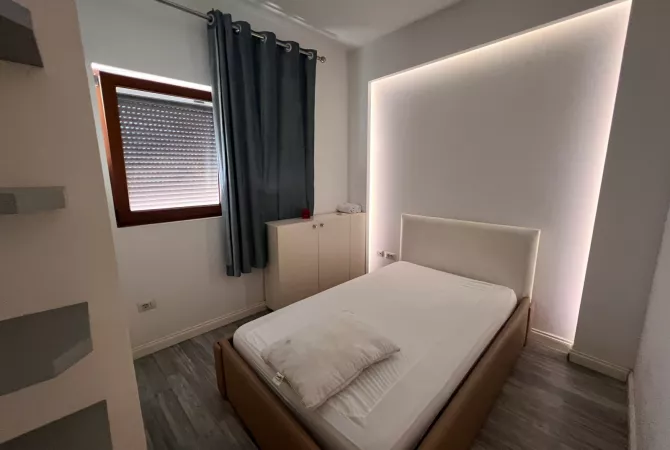 Shtepi me qera Apartament ne Tirane, 2+1, Mobilimi E mobiluar, Pagesa 750  Euro.