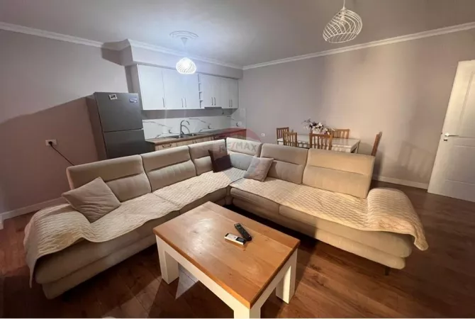 Shtepi me qera 2+1 ne Tirane - 750 Euro