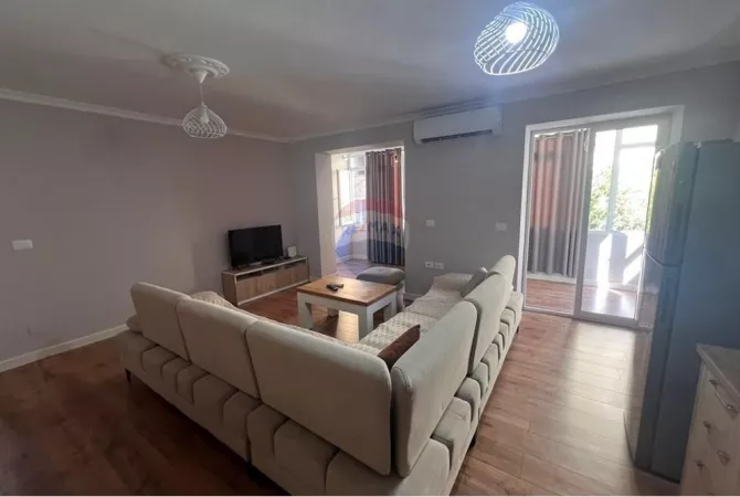 Shtepi me qera 2+1 ne Tirane - 750 Euro