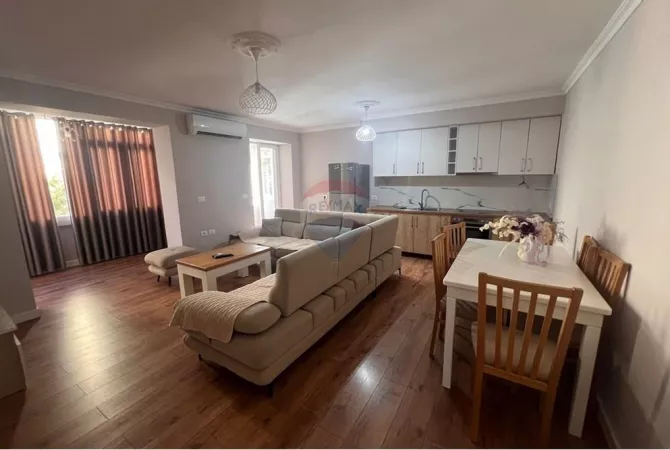 Shtepi me qera 2+1 ne Tirane - 750 Euro