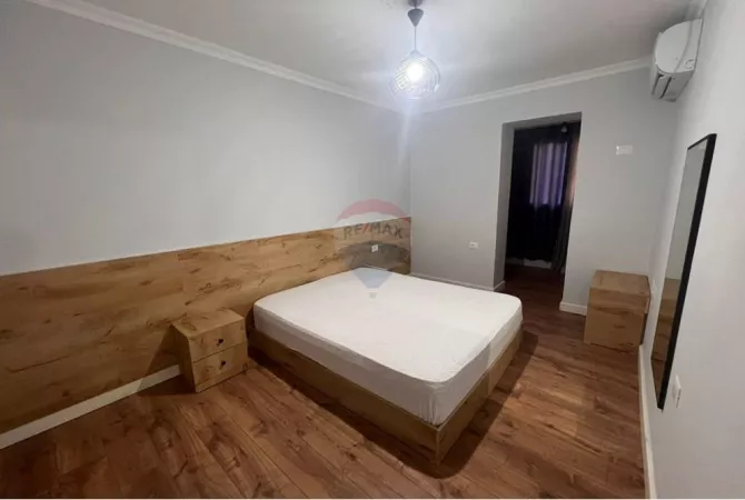 Shtepi me qera Apartament ne Tirane, 2+1, Mobilimi E mobiluar, Pagesa 750  Euro.