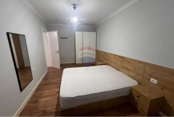 Shtepi me qera Apartament ne Tirane, 2+1, Mobilimi E mobiluar, Pagesa 750  Euro.