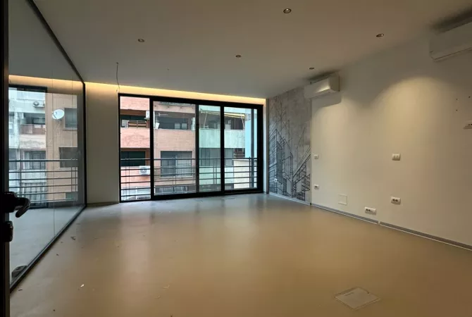 Ambjent Zyrash per qira ne bllok.