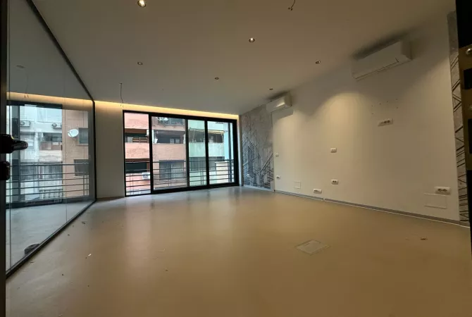 Ambjent Zyrash per qira ne bllok.