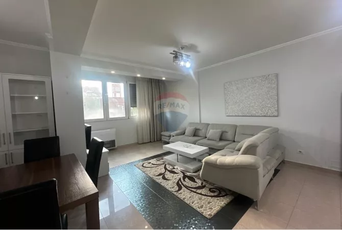 Shtepi ne shitje Apartament ne Tirane, 3+1, Mobilimi E mobiluar, Pagesa 299,000  Euro.