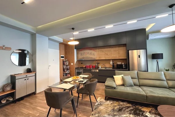 Shtepi ne shitje Apartament ne Tirane, 1+1, Mobilimi E mobiluar, Pagesa 140,000  Euro.