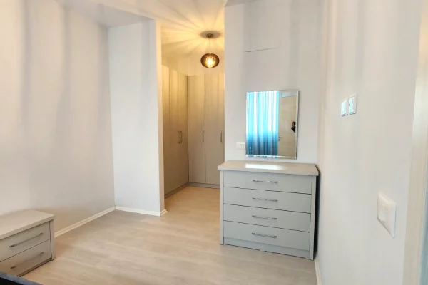 Shtepi me qera Apartament ne Tirane, 1+1, Mobilimi E mobiluar, Pagesa 580  Euro.