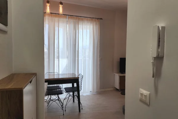 Shtepi me qera Apartament ne Tirane, 1+1, Mobilimi E mobiluar, Pagesa 580  Euro.