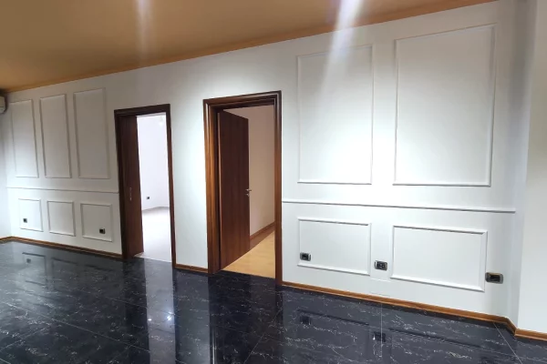 Ambient biznesi me qera 3+1 ne Tirane - 750 Euro