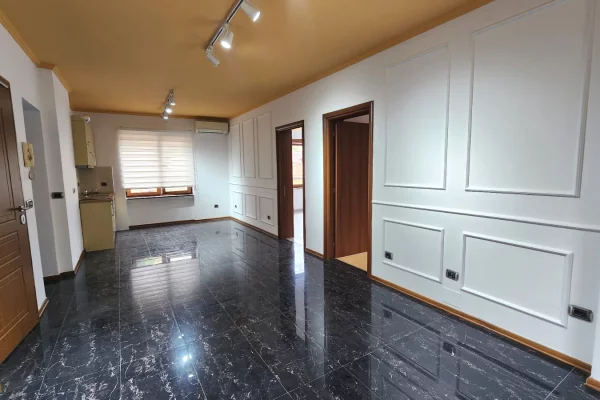 Ambient biznesi per qira – Rruga e Durresit