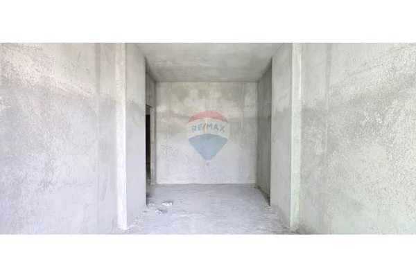 Shtepi ne shitje Apartament ne Tirane, 2+1, Mobilimi Bosh, pa mobiluar, Pagesa 167,000  Euro.