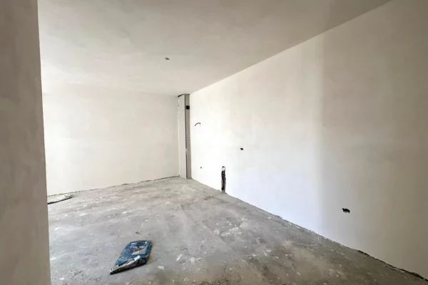 Shtepi ne shitje Apartament ne Durres, 2+1, Mobilimi Bosh, pa mobiluar, Pagesa 122,000  Euro.