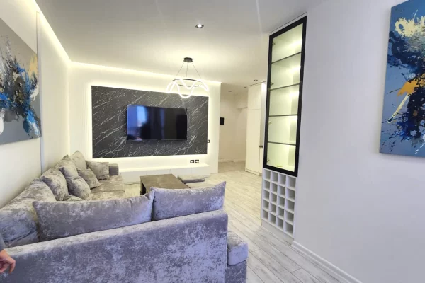 Shtepi me qera 3+1 ne Tirane - 1,250 Euro