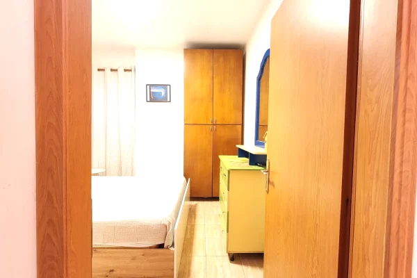 Shtepi me qera Apartament ne Tirane, 1+1, Mobilimi E mobiluar, Pagesa 420  Euro.