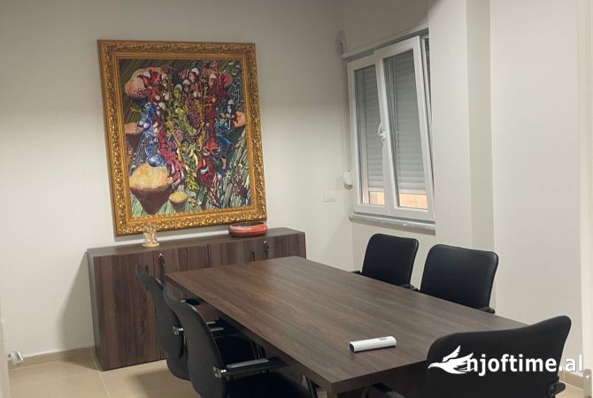 Ambient biznesi me qera 3+1 ne Tirane - 123,456 Euro