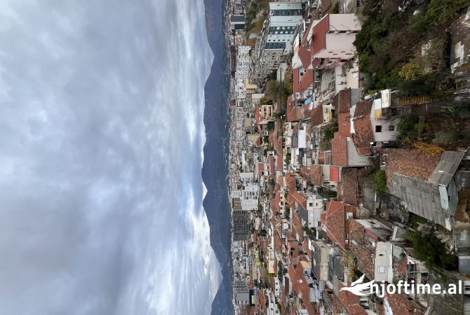 Shitet 2+1 prane Brrylit!