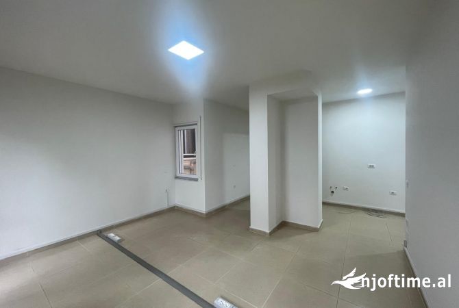 Ambient biznesi me qera 3+1 ne Tirane - 950 Euro