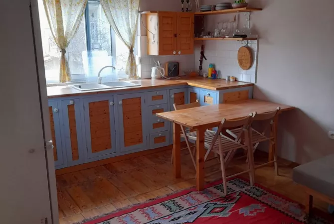 Shtepi me qera Apartament ne Tirane, 1+1, Mobilimi E mobiluar, Pagesa 42,000  Leke.