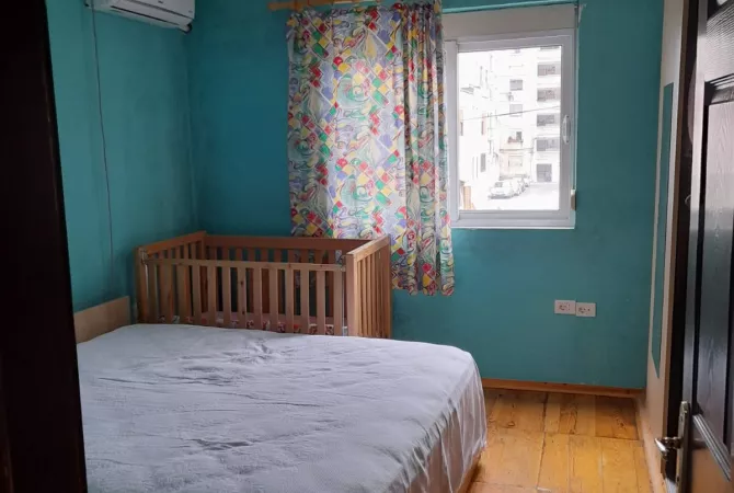 Shtepi me qera 1+1 ne Tirane - 42,000 Leke