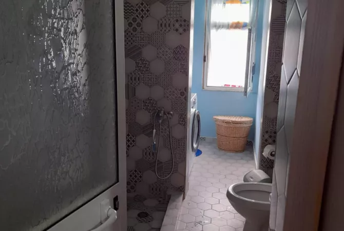 Shtepi me qera 1+1 ne Tirane - 42,000 Leke