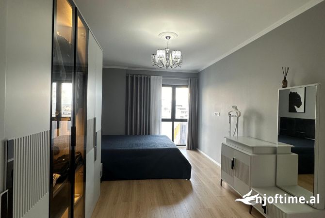 Shtepi ne shitje Apartament ne Tirane, 2+1, Mobilimi E mobiluar, Pagesa 245,000  Euro.
