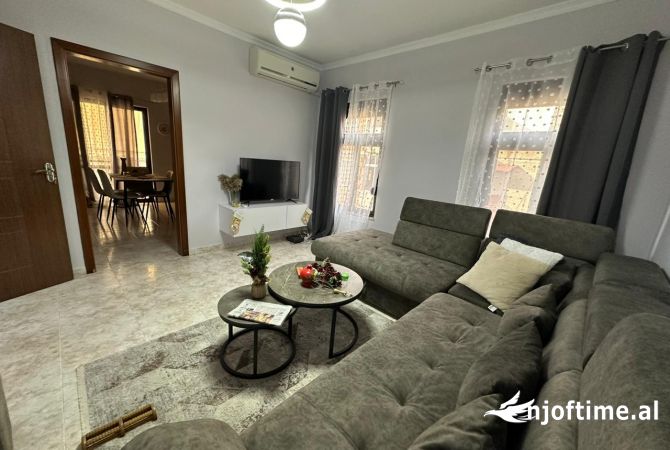 Shtepi me qera 3+1 ne Tirane - 1,000 Euro