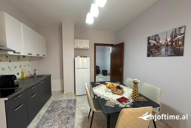 Shtepi me qera 3+1 ne Tirane - 1,000 Euro
