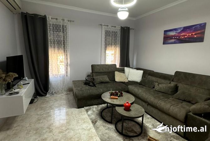 Shtepi me qera 3+1 ne Tirane - 1,000 Euro