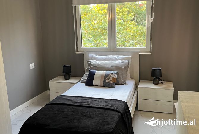 Shtepi me qera Apartament ne Tirane, 2+1, Mobilimi E mobiluar, Pagesa 850  Euro.