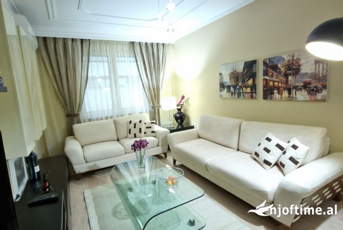 Shtepi me qera 1+1 ne Tirane - 800 Euro