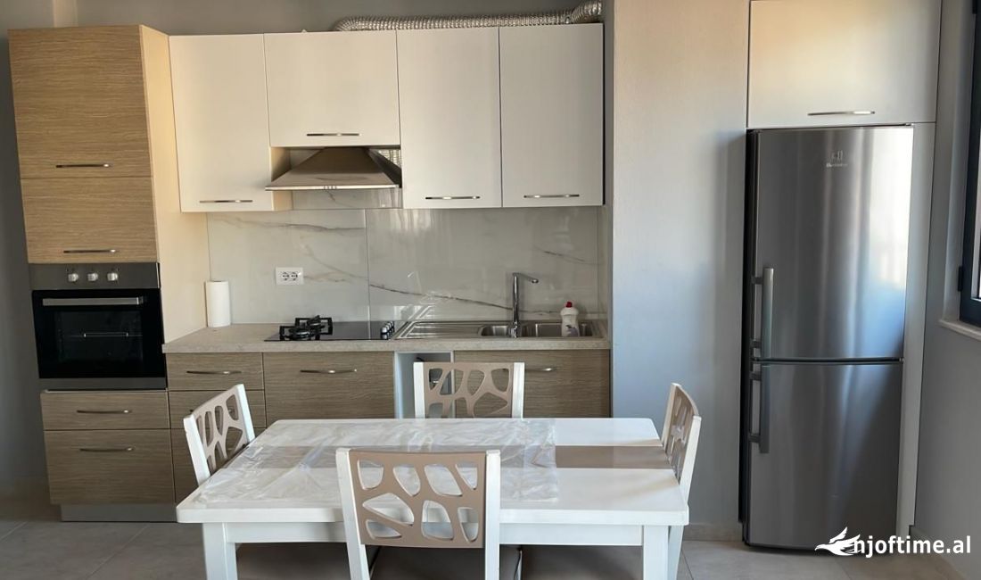 Shtepi me qera Apartament ne Tirane, 1+1, Mobilimi E mobiluar, Pagesa 500  Euro.