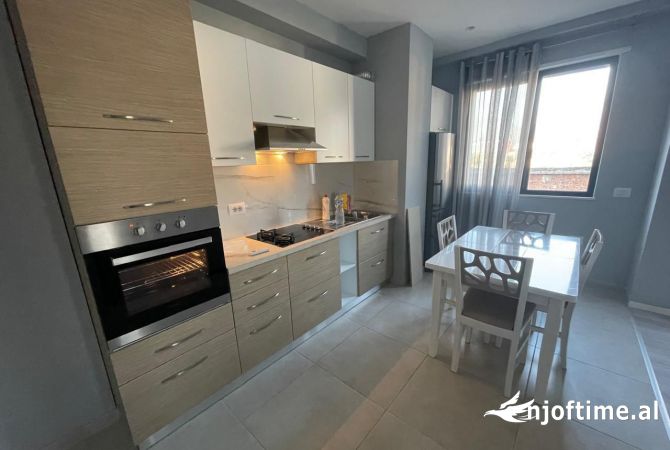 Shtepi me qera Apartament ne Tirane, 1+1, Mobilimi E mobiluar, Pagesa 500  Euro.