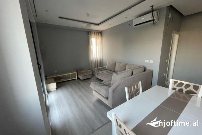 Shtepi me qera Apartament ne Tirane, 1+1, Mobilimi E mobiluar, Pagesa 500  Euro.