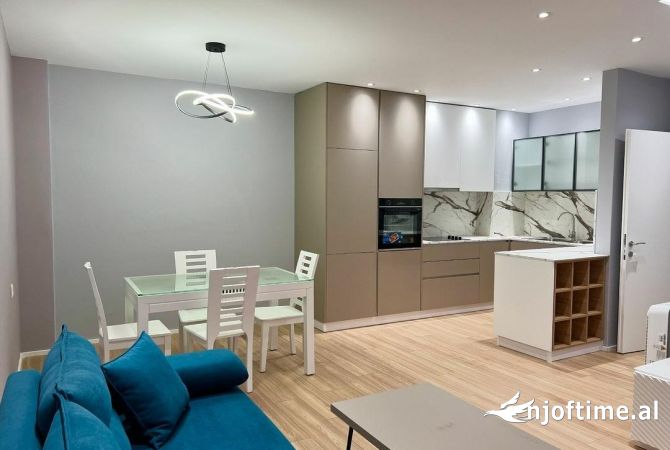Shtepi me qera Apartament ne Tirane, 2+1, Mobilimi E mobiluar, Pagesa 600  Euro.