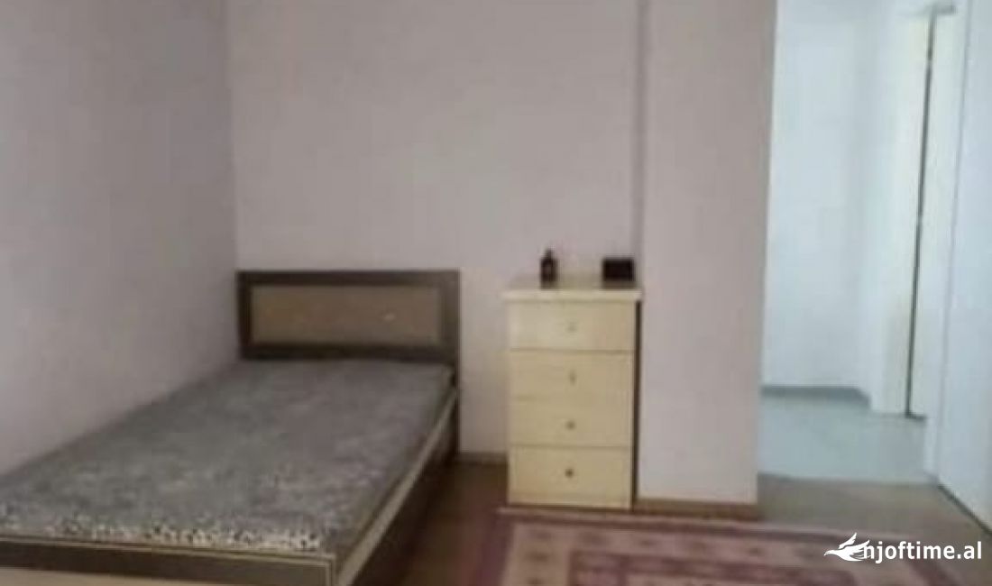 Shtepi me qera Apartament ne Tirane, 2+1, Mobilimi E mobiluar, Pagesa 700  Euro.