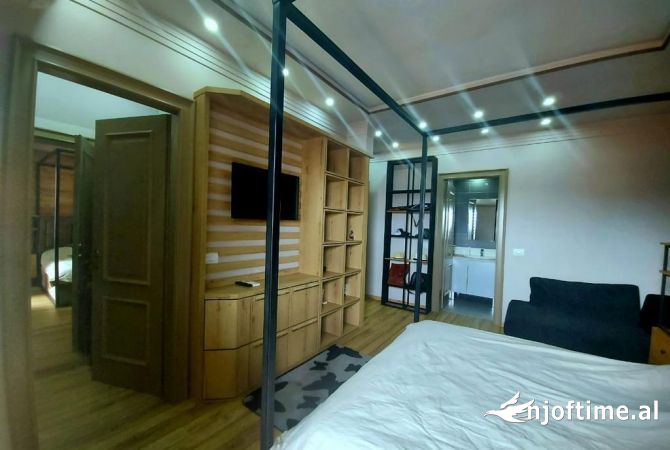 Shtepi me qera Apartament ne Tirane, 1+1, Mobilimi E mobiluar, Pagesa 1,200  Euro.