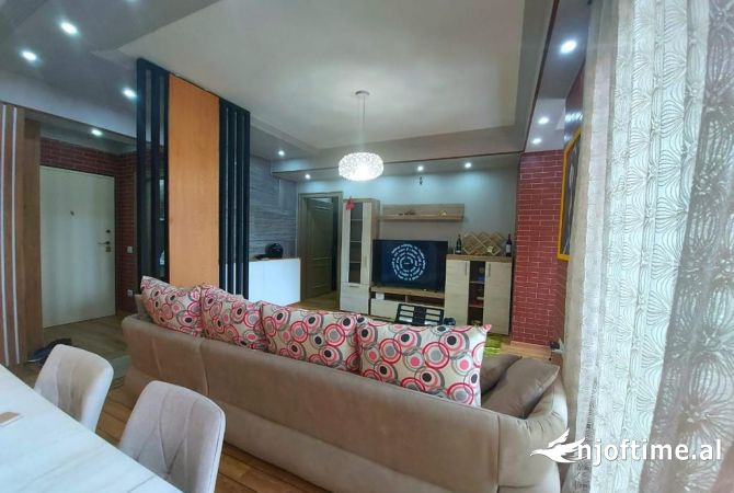 Shtepi me qera 1+1 ne Tirane - 1,200 Euro