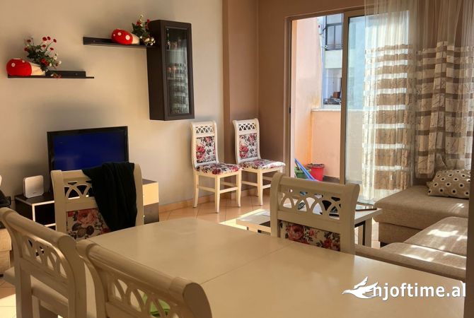 Shtepi ne shitje Apartament ne Tirane, 2+1, Mobilimi E mobiluar, Pagesa 115,000  Euro.