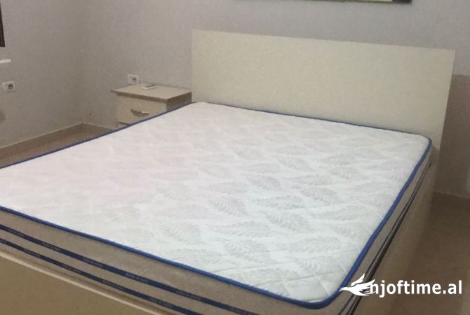 Shtepi me qera Apartament ne Tirane, 2+1, Mobilimi E mobiluar, Pagesa 550  Euro.