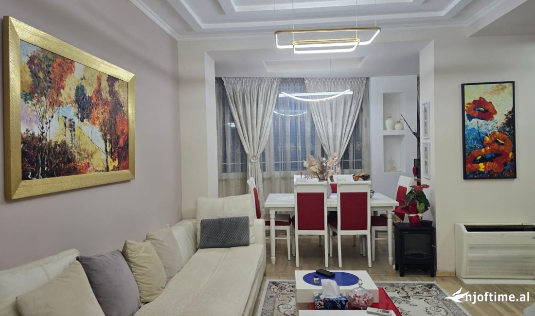 Shtepi ne shitje Apartament ne Tirane, 3+1, Mobilimi E mobiluar, Pagesa 250,000  Euro.