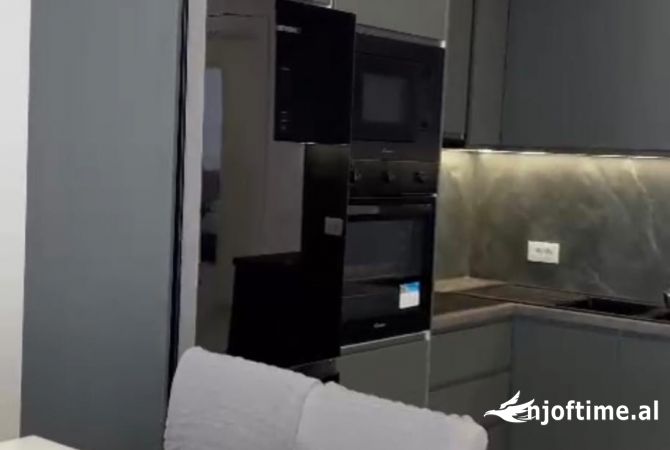 Shtepi me qera Apartament ne Tirane, 2+1, Mobilimi E mobiluar, Pagesa 700  Euro.