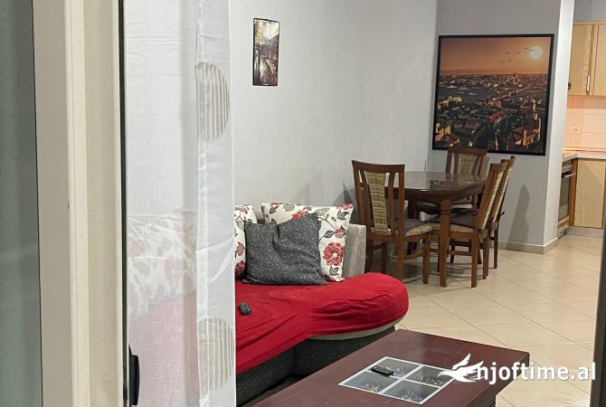 Shtepi me qera 2+1 ne Tirane - 45,000 Leke