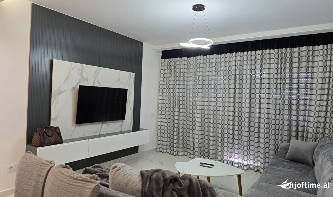 Shtepi me qera Apartament ne Tirane, 2+1, Mobilimi E mobiluar, Pagesa 700  Euro.