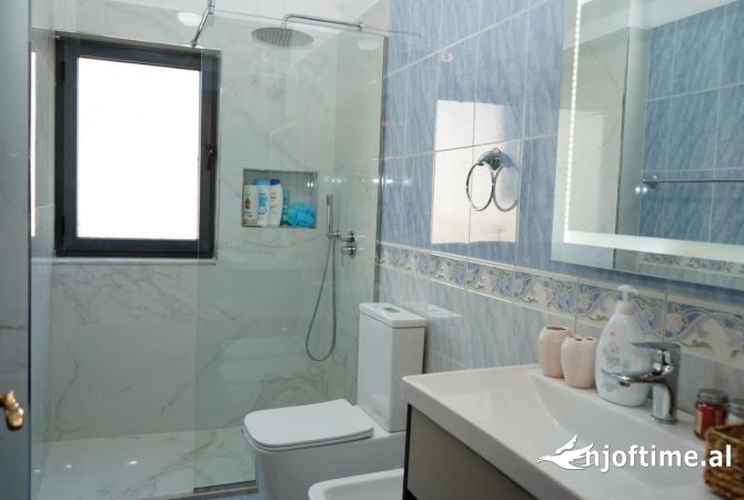 Shtepi me qera 2+1 ne Tirane - 800 Euro
