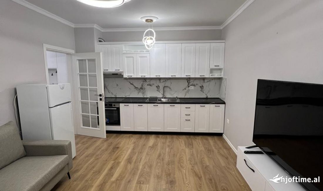 Shtepi me qera Apartament ne Tirane, 1+1, Mobilimi E mobiluar, Pagesa 700  Euro.