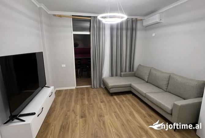 Shtepi me qera Apartament ne Tirane, 1+1, Mobilimi E mobiluar, Pagesa 700  Euro.